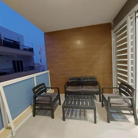 Centre Point Comfort Apartment St. Paul's Bay Exterior foto